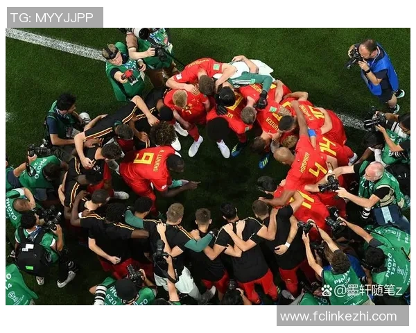 年轻帅气的足球明星们如何在绿茵场上展现魅力与风采