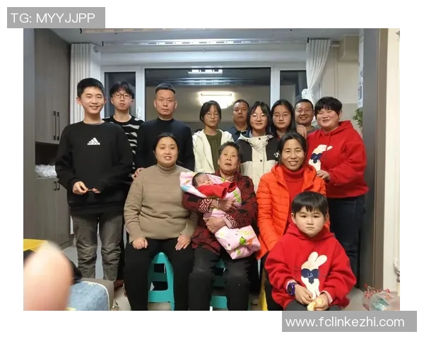 足球巨星与女儿们的温馨时光共享亲情与梦想的美好瞬间 足球巨星与女儿们的温馨时光共享亲情与梦想的美好瞬间