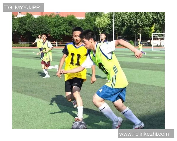 重庆足球队的团队协作揭秘：如何在绿茵场上实现完美配合与默契合作