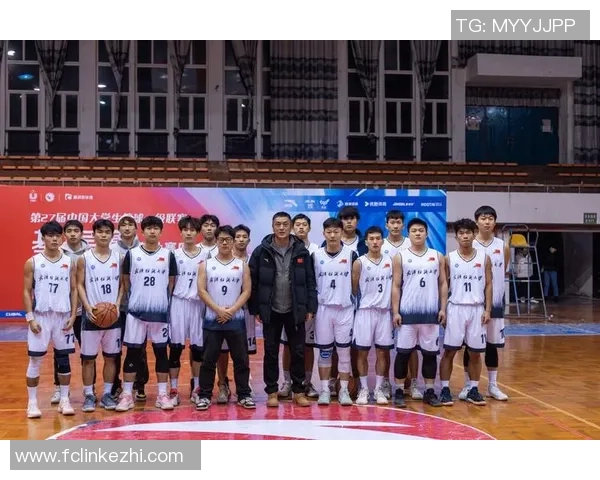 武汉篮球队以83分领跑冠军赛积分榜展现强劲实力与团队合作精神